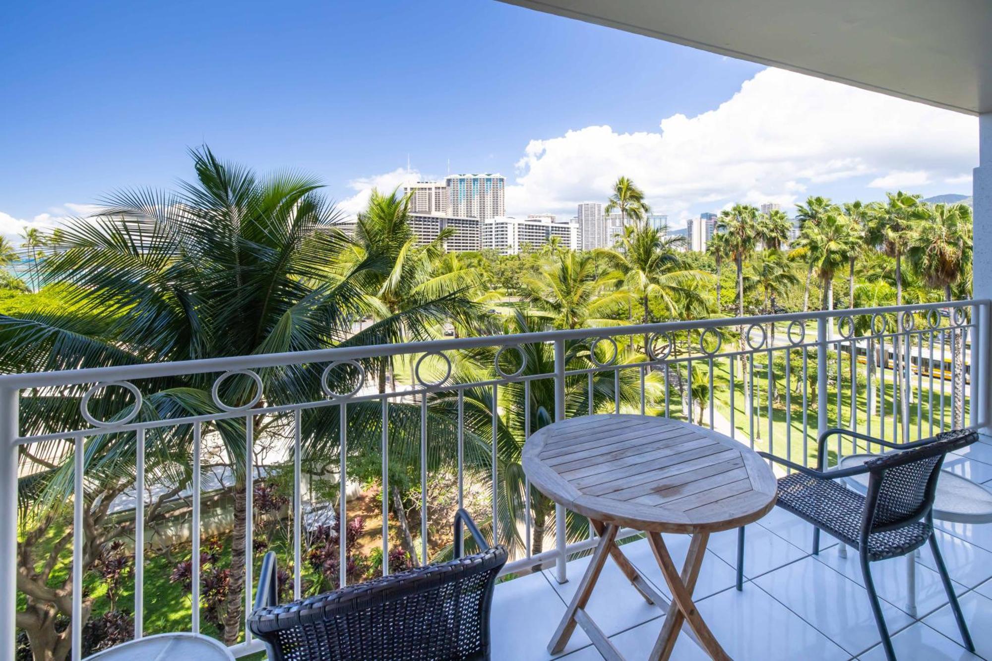 Waikiki Shore By Outrigger Apartment Honolulu Room photo